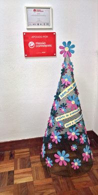 Árvore decorada pelos profissionais do Projeto Bem.me.quer