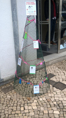 Projeto (Des)Cobre, exposta junto à loja RIHU