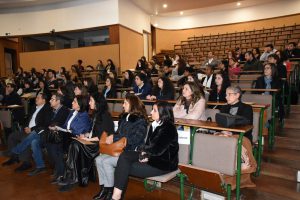 Assistência no segundo dia do Congresso das Tecnologias da Saúde