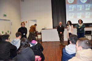 sessão sobre violência no namoro na Escola Emídio Garcia