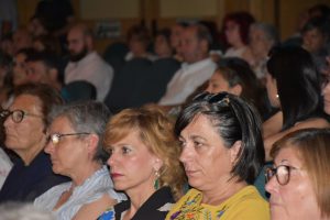 Elementos do Conselho de Administração da ULSNE na cerimónia em homenagem às vítimas com o helicóptero do INEM