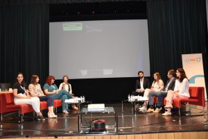 Dr.ª Conceição Bacelar a discursar na Tertúlia dos Internos da ULS do Nordeste