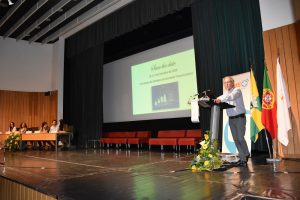 Dr. Raúl Sousa a discursar no encerramento das Jornadas