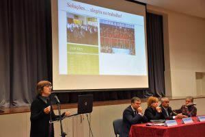 Coordenadora do Grupo Coordenador Local do PPCIRA a discursar