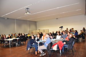 Plateia composta por profissionais de saúde da ULSNE