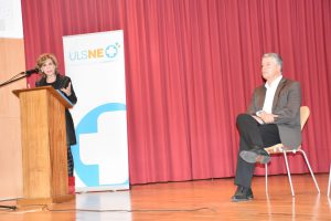 Diretora Clínica para os Cuidados Hospitalares a discursar em Miranda do Douro