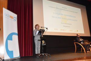 Diretora Clínica para os Cuidados Hospitalares a discursar em Mogadouro