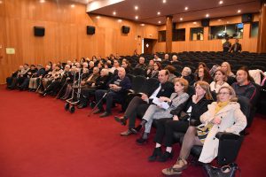 Plateia a assistir à conferência em Mogadouro