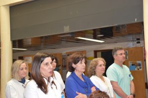 Dr.ª Aida Palas acompanhada por colaboradores do Hospital de Mirandela na Eucaristia de Natal